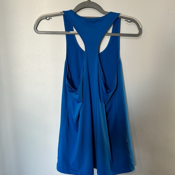 Article razorback tank - Picture 2 of 3